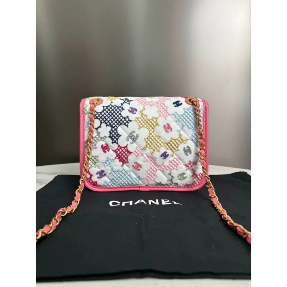 CHANEL brand color